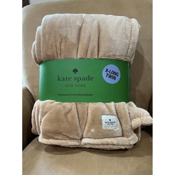 NWT Kate Spade Oversized Twin XL Tan Fleece Blanket - Picture 1 of 4